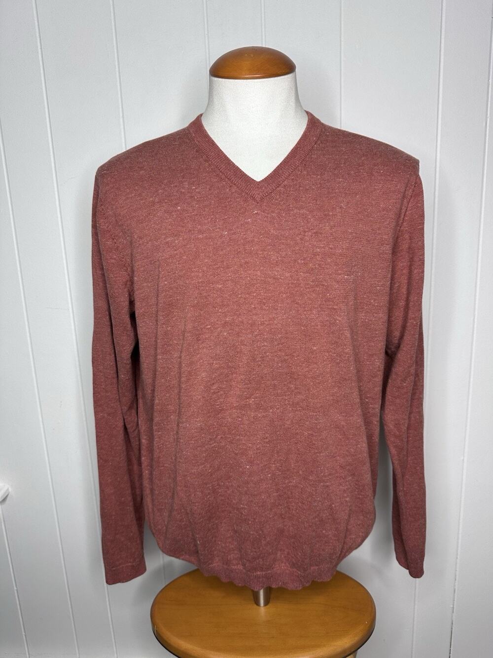 J. Peterman Mens M Heathered Orange V Neck Sweater Pullover Poly Cotton Rayon